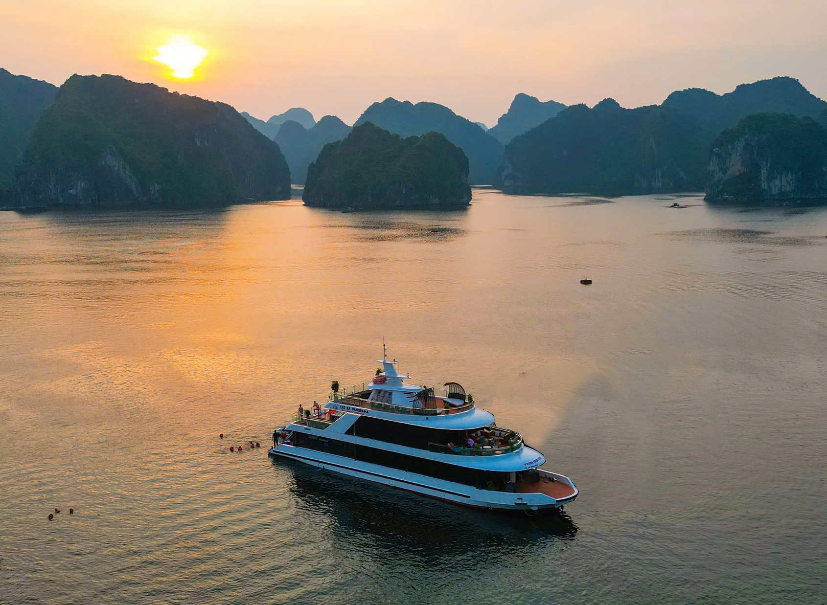 Đón bình minh và ngắm hoàng hôn nhà bè Hải Phong